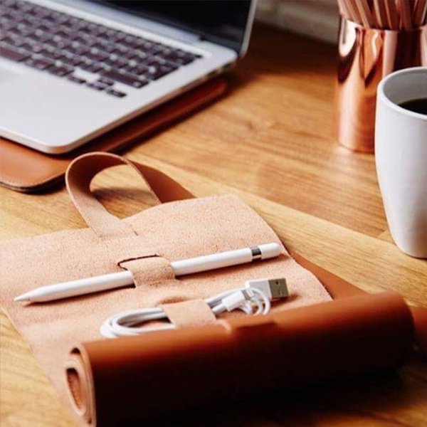 harberlondon's tweet photo. Regram from @lesraffineurs, with our Leather Roll Wrap in use... Get yours online now! https://t.co/G9RTB5sfEM #HarberLondon #leather #rollwrap https://t.co/QIAUfT7t3v