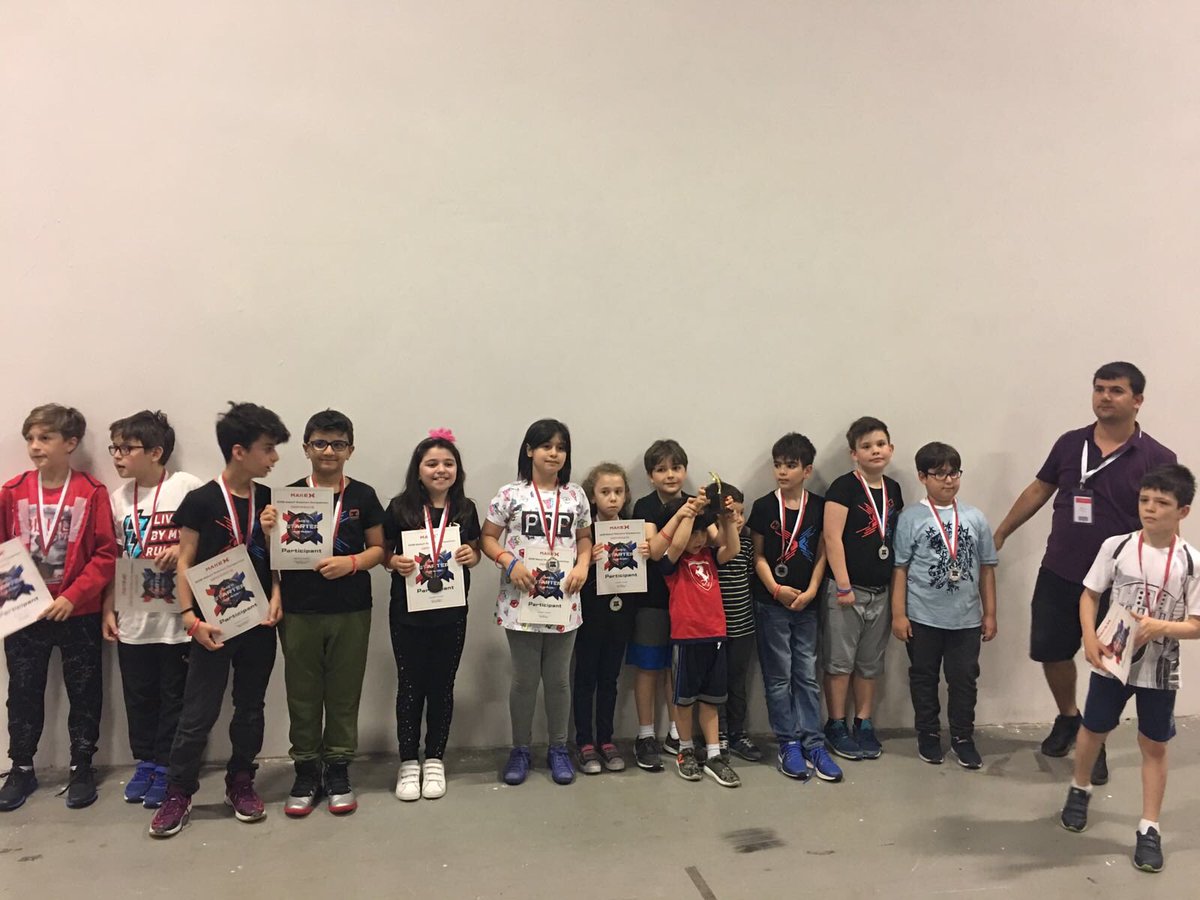 FerdiBattal's tweet photo. jr AG Robotik takımımız #MakeX İstanbul 2018 yarışmasını Rekabet Ruhu Ödülü ile tamamladı. #MakeX ‘e katılan tüm bıdıklarımı kocaman tebrik ediyorum. MakeX ‘in hazırlık ve yarış süresince harika deneyimler kazandılar. #MakeBlock @Robotistan @Makeblock https://t.co/U8pkxpEqXV