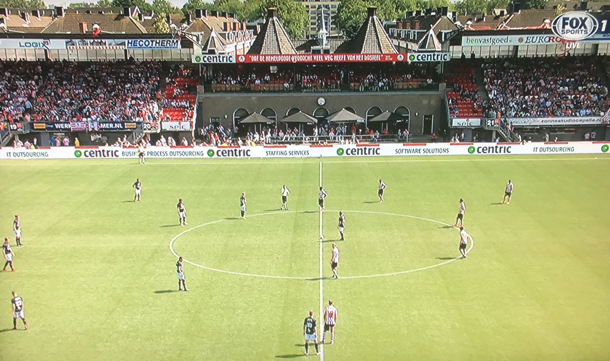 Clairedeheer's tweet photo. COME ON SPARTA!! COME ON SPARTA!!🔴⚪️ #handhaving #finaleplayoffs https://t.co/cVg9jHiX7c