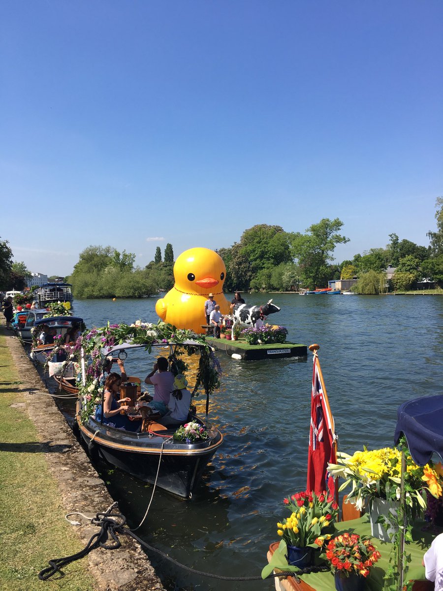 How sweet is that <a href="/ChelseaFringeHn/">ChelseaFringeHenley</a> <a href="/ChelseaFringe/">Chelsea Fringe</a>