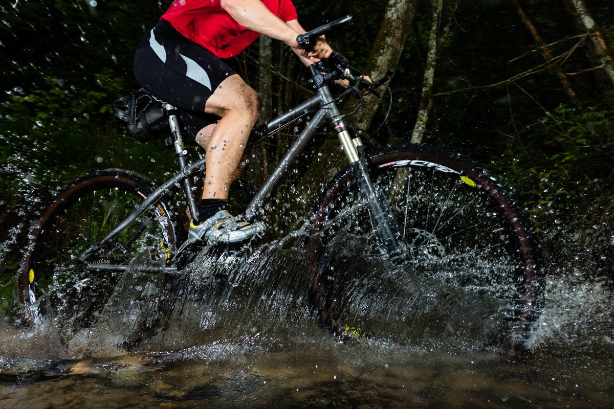 Yatta_Life's tweet photo. Yatta Life New Water Proof Socks Now Available in Canada https://t.co/vHBLGAgYiW #hike #explore #running #biking https://t.co/5rKSPlrx2o