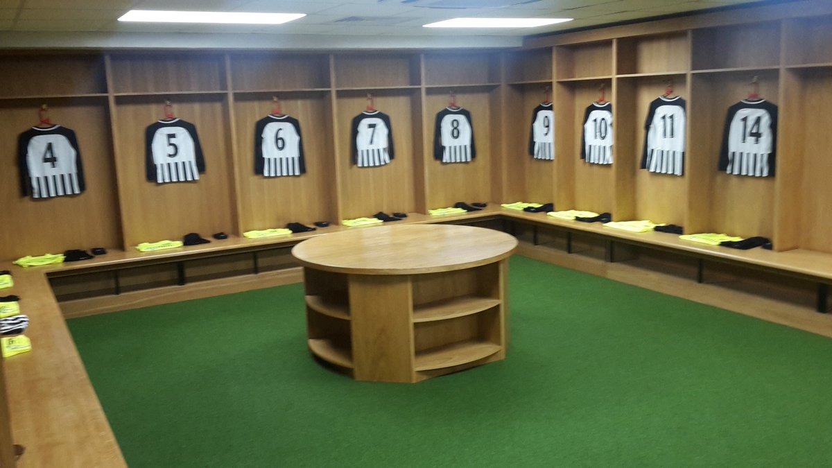doddytyke's tweet image. The first @pcfc1906 team to play at Brammall Lane in 3 days with my Under 9&apos;s team. The perks of one of the groundsmen being my number 2! Cracking experience for the boys having the stadium all to ourselves! 
#UpTheChurch