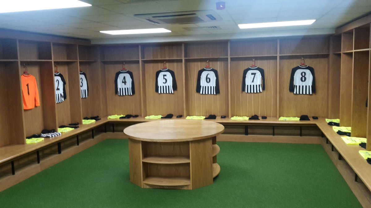 doddytyke's tweet image. The first @pcfc1906 team to play at Brammall Lane in 3 days with my Under 9&apos;s team. The perks of one of the groundsmen being my number 2! Cracking experience for the boys having the stadium all to ourselves! 
#UpTheChurch