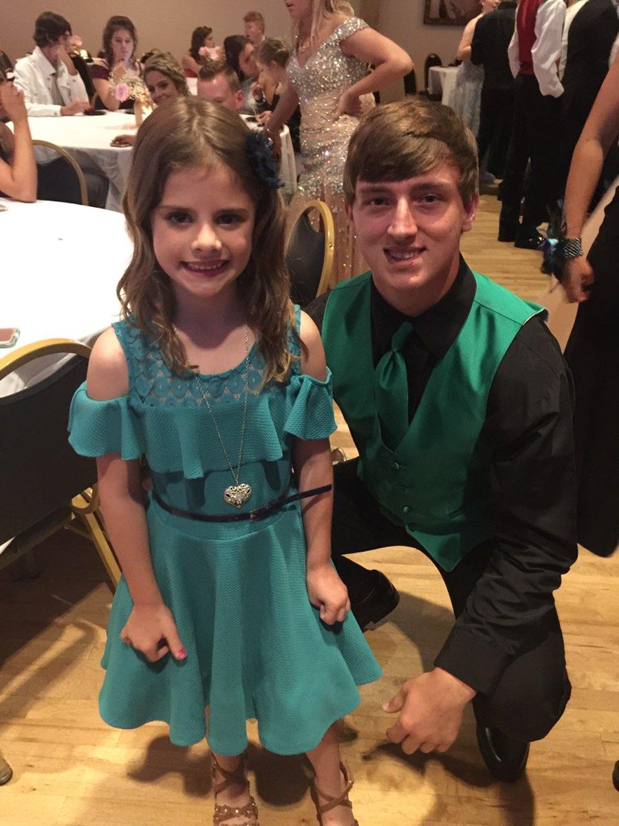 hanknewson's tweet photo. Maddie had a blast at @heritagecougars Prom Last Night.  @CallinRandolph @trey_rob15 @BrandonAumille1 @heritagefball12 https://t.co/Xp74fwCmwh