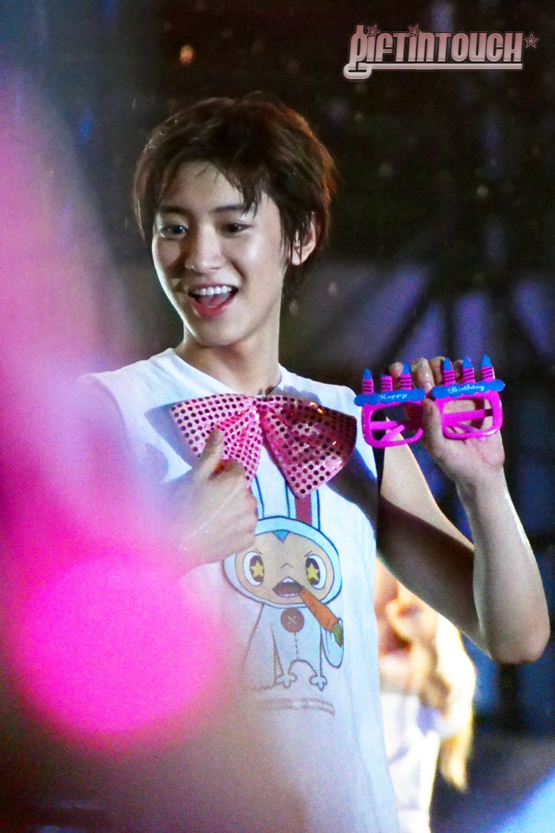 chanyeol pics tweet media