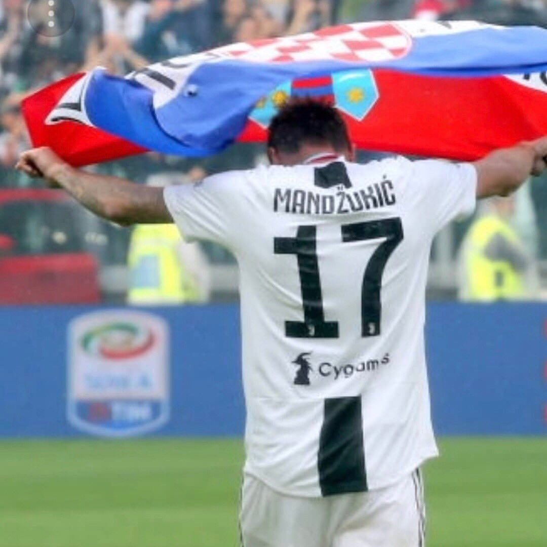 MarioMandzukic9's tweet photo. #mm17🌪🇭🇷⚪️⚫️🇮🇹
#stepbystep #neverstop #passion #proud https://t.co/9PNTRTfHis