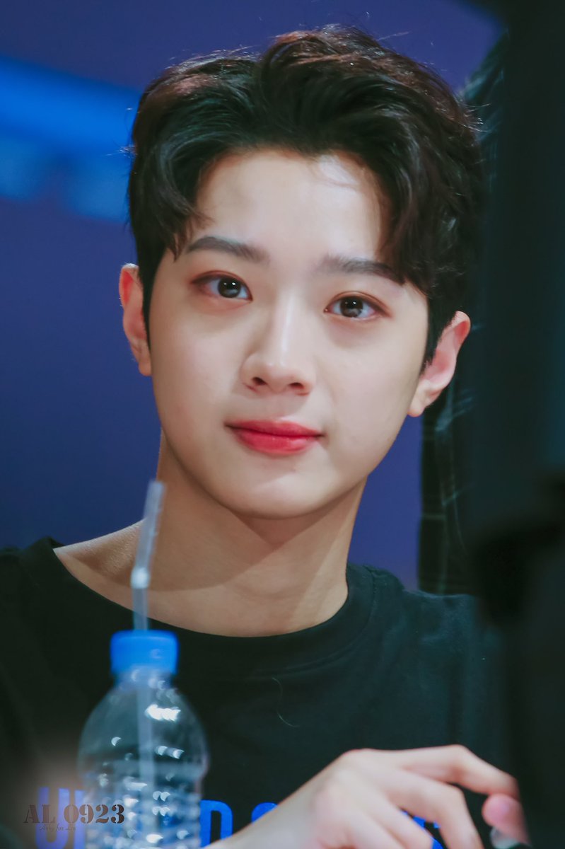 kisssix_al0923's tweet photo. 180519 렌즈나인 
👀관린

#라이관린 #賴冠霖 #LAIKUANLIN https://t.co/KNGZsWomxZ