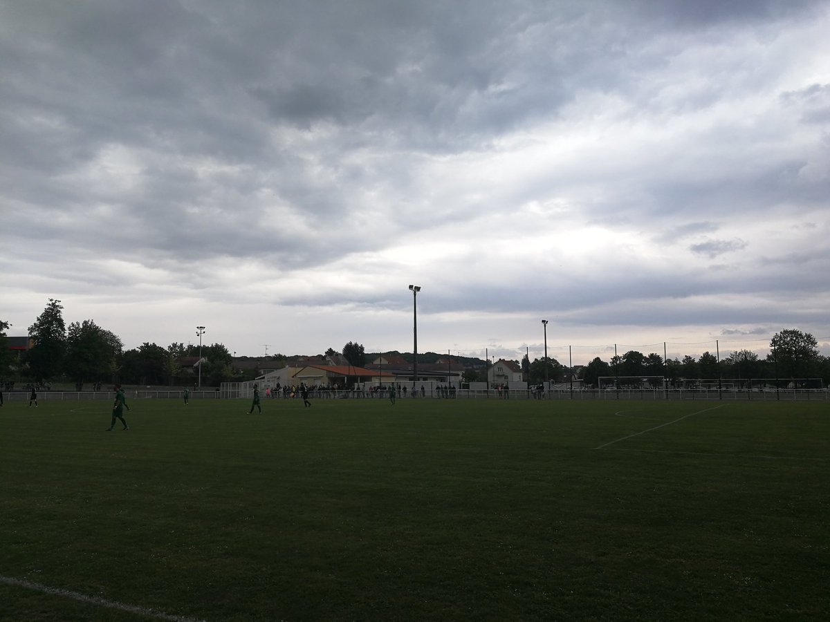 Luxsky2's tweet photo. Kurzer Ausflug nach #Lothringen CS  Veymerange - SR Creutzwald 03 #Groundhopping #Lorraine #Fussball #Frankreich #France #Veymerange #Creutzwald https://t.co/ttL79ResVE