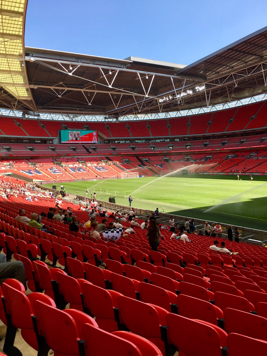 What to do after busy lunch.
Support #bromleyfc at #Wembley #WeAreBromley