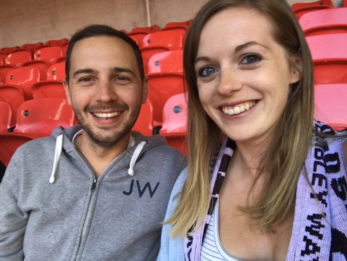 becky_steele24's tweet photo. #WeAreBromley #FAtrophy https://t.co/AyQgUvce7F