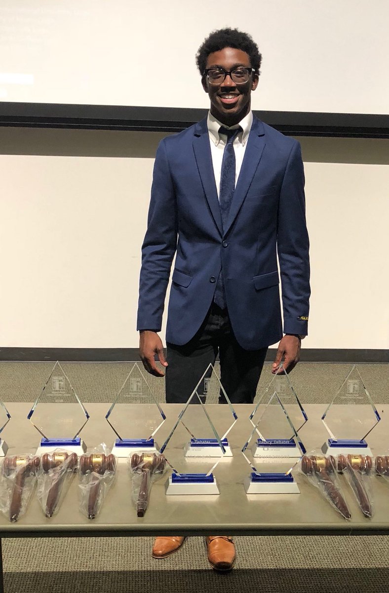 Dewayne Martin went undefeated at the Citi Financial Literacy Debate beating 17 teams. He will be at the championship on Wednesday for a $10,000 scholarship. he also received a full scholarship for the University of Michigan debate camp this summer @MiamiSup <a href="/MDCPS/">Miami-Dade Schools</a> <a href="/MDCPSNorth/">M-DCPS North Region</a>