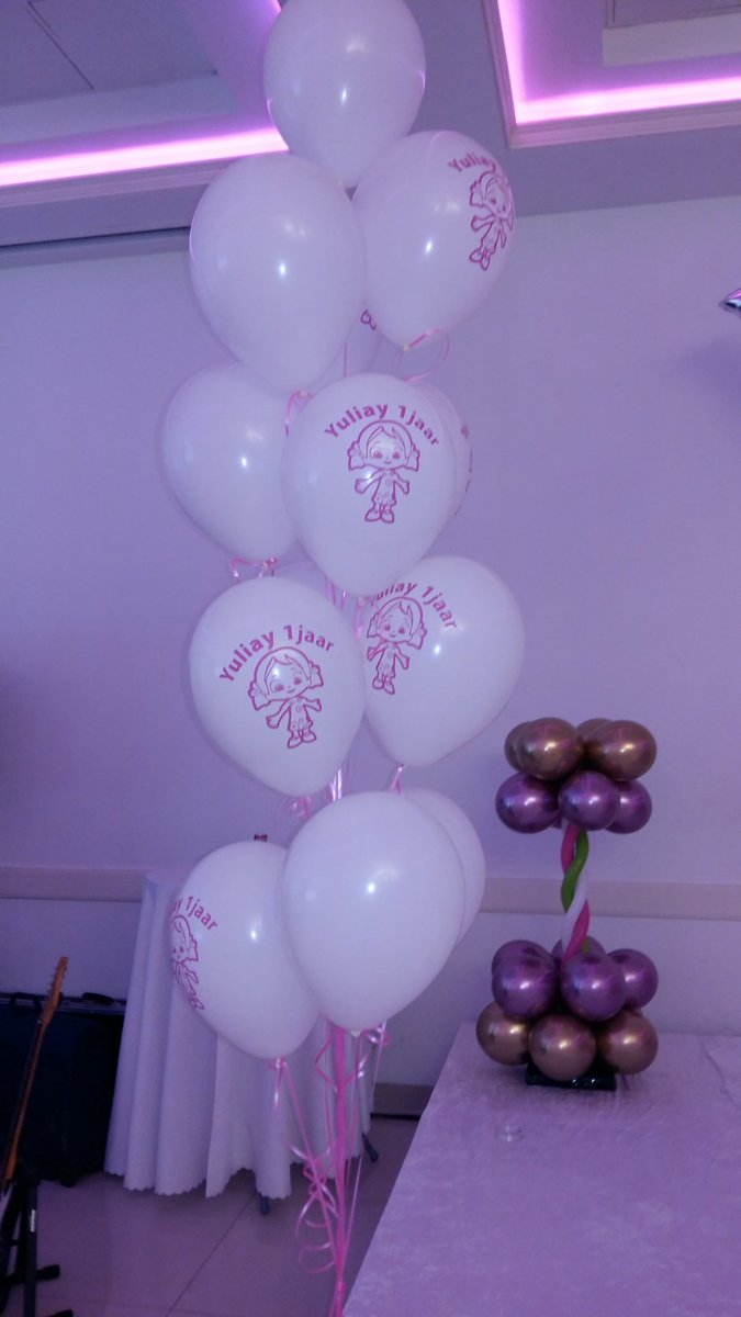 balloonfactorya's tweet photo. Hb 1 year #party #balloons pink #balloonfactory.nl https://t.co/B12clo9WZV