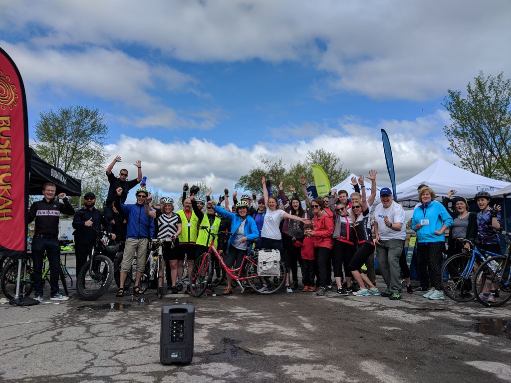 letsbikeottawa's tweet photo. Look how much fun we are having at #cyclofusion! Come and join us at Island Park Drive and the Parkway until 1! @MOBI_O @NCC_CCN #sundaybikedays https://t.co/a7q6kneBD8