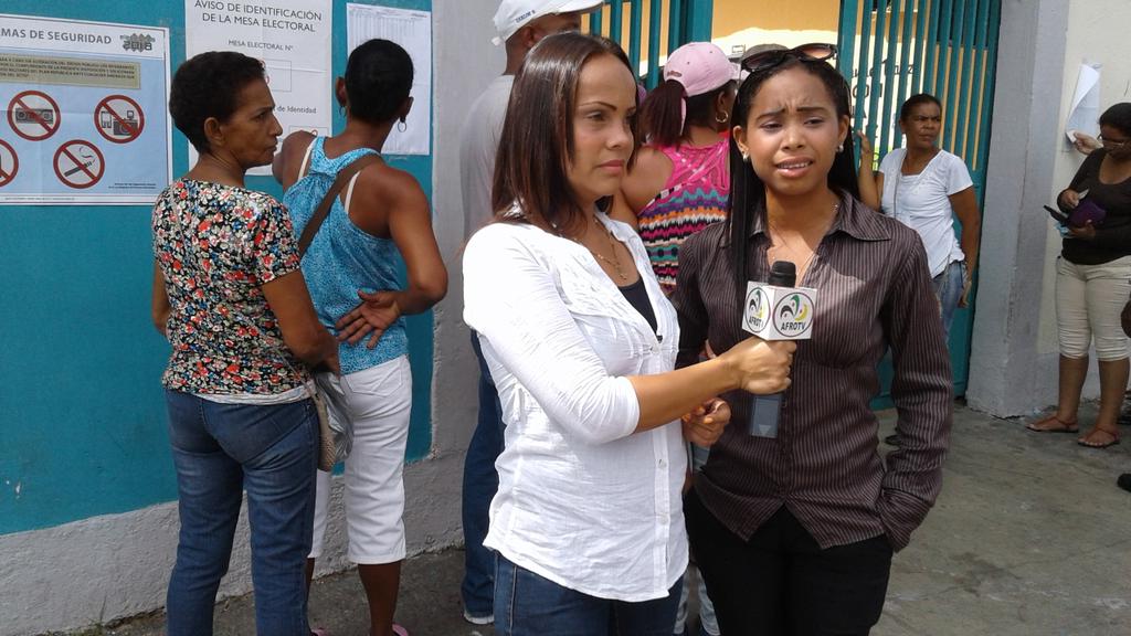 AFROTVB_Oficial's tweet photo. Jóvenes salieron masivamente a elegir al presidente que guiará el rumbo del país por los próximos #6años #VotaPorVenezuela @AFROTVB @movimientoafro1 https://t.co/7vvm9I4W0c