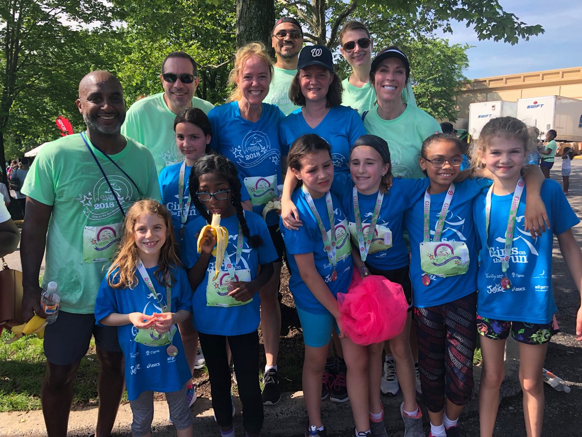 AmyTAD's tweet image. Finish line #GOTR #McLeanSchool