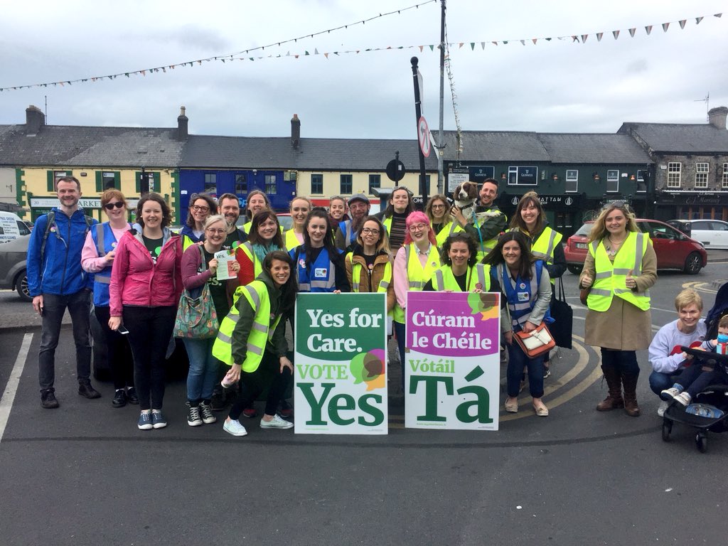 LaoisForChoice's tweet photo. Look at the CROWD that joined us this afternoon for a leaflet drop in Portlaoise #Together4yes @Together4yes https://t.co/MJfNk00oqQ