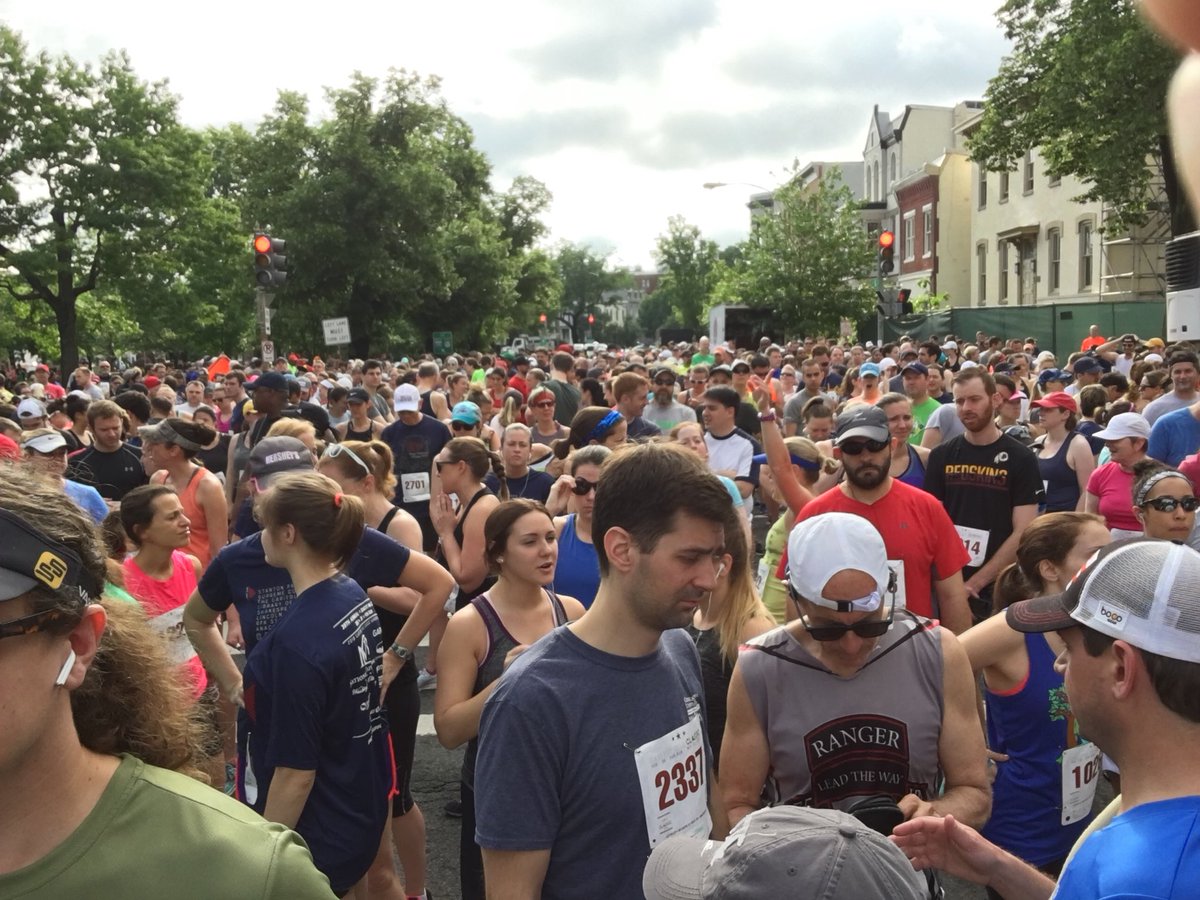 Gaal_DCPS's tweet photo. Team DCPS getting bigger. And it’s getting hotter! Congrats to 10K finishers and 3K starters! @dcpublicschools #finishstrong @wandalegrand https://t.co/hgrKC56fKY