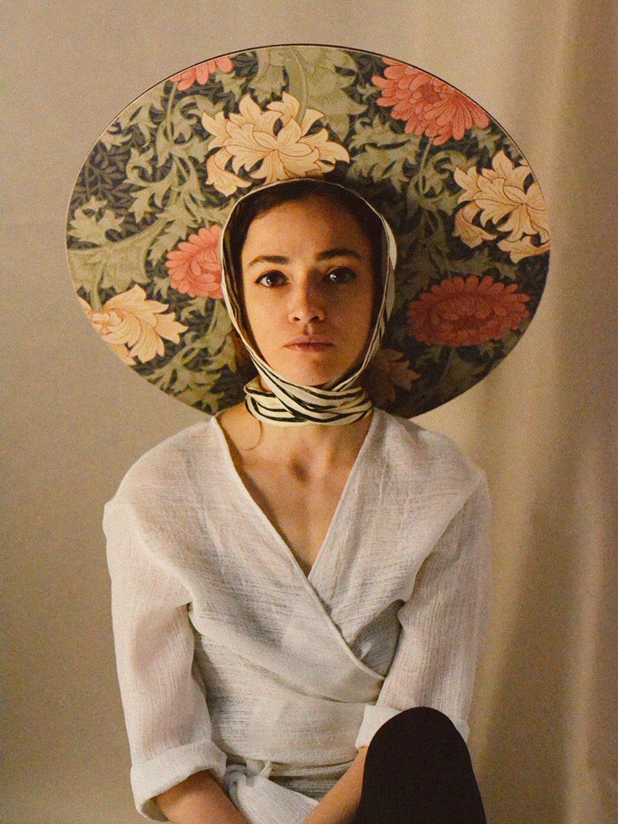 VogueSpain's tweet photo. Nos hemos enamorado de Eliurpí, una pequeña sombrerería artesanal de Barcelona. Muy de boda (sea real o no). 👒

https://t.co/bRuXF4s0KS https://t.co/8Mt90Owdfx
