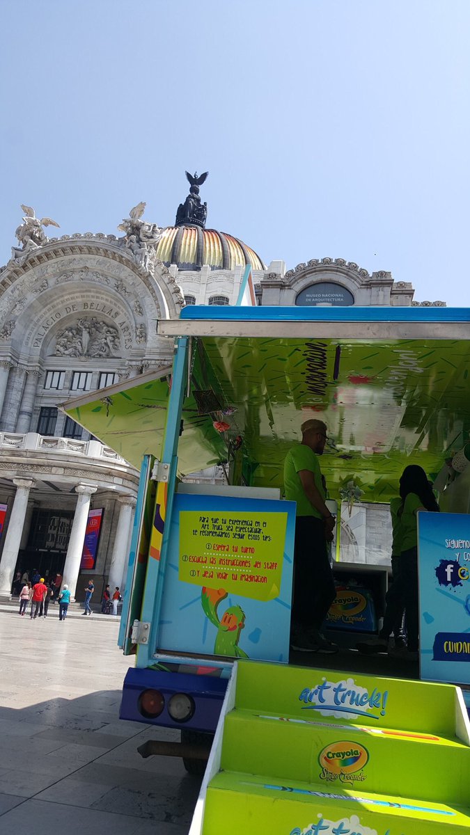 mylittlemexico's tweet photo. 🚌🖍#CrayolaArtTruck estará en la explanada del Palacio de Bellas Artes hasta hoy domingo 20 de mayo, a partir de las 11 y hasta las 17 horas. @CrayolaMex https://t.co/F81fM0n6c3