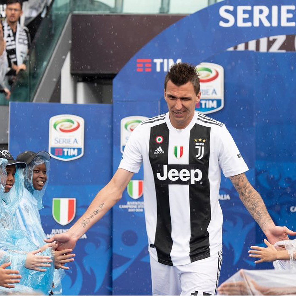 K J Mario Mandzukic Instagram Juventus T Co Qusxr0oksf