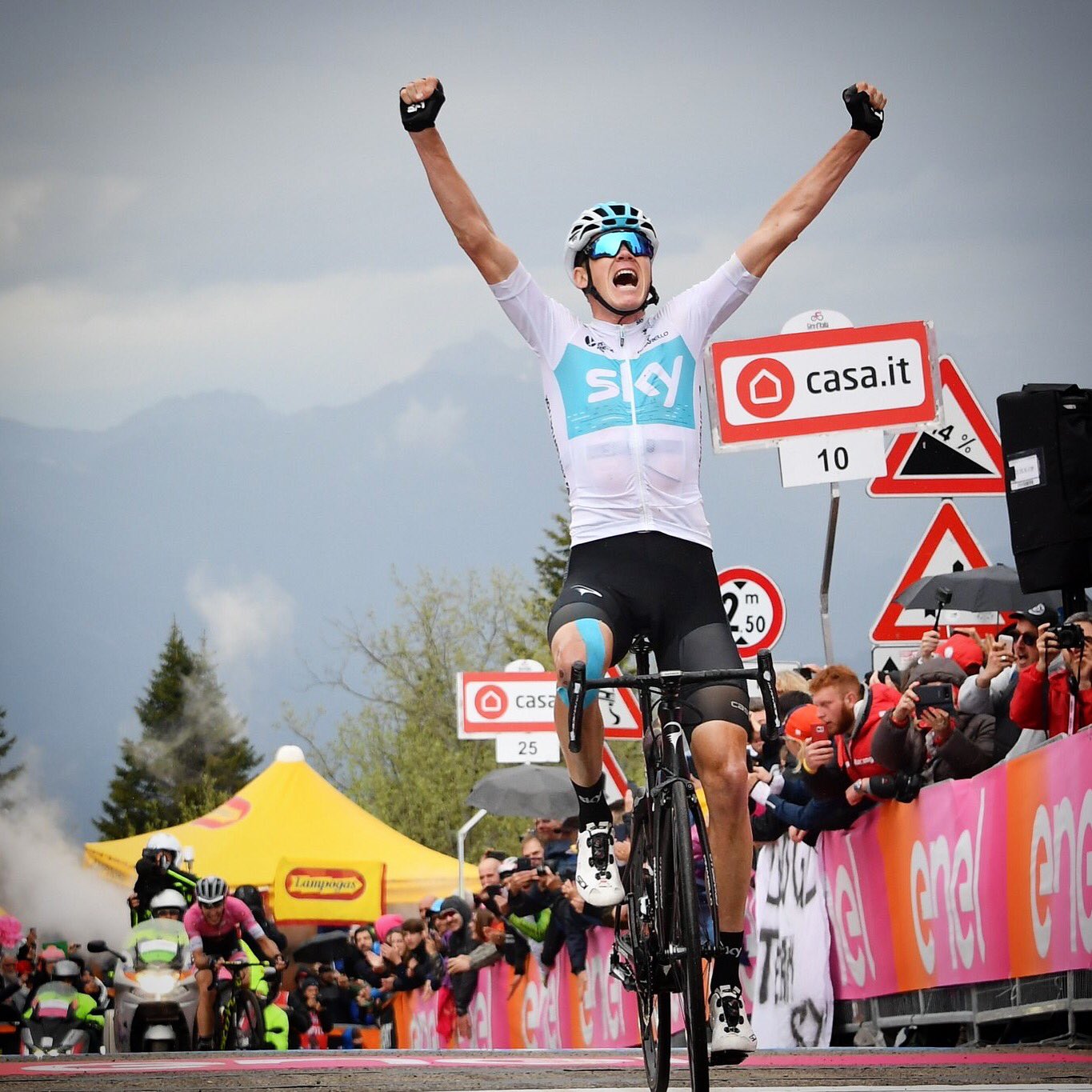 Happy birthday to the Kenyan-born four-time Tour De France winner Chris Froome! 