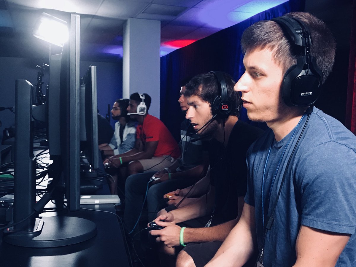 Teams are set and ready to go! 

Halo 3 action live on twitch.tv/P5tv 

Are you watching? Don’t miss some epic h3 action!

#EOT2018