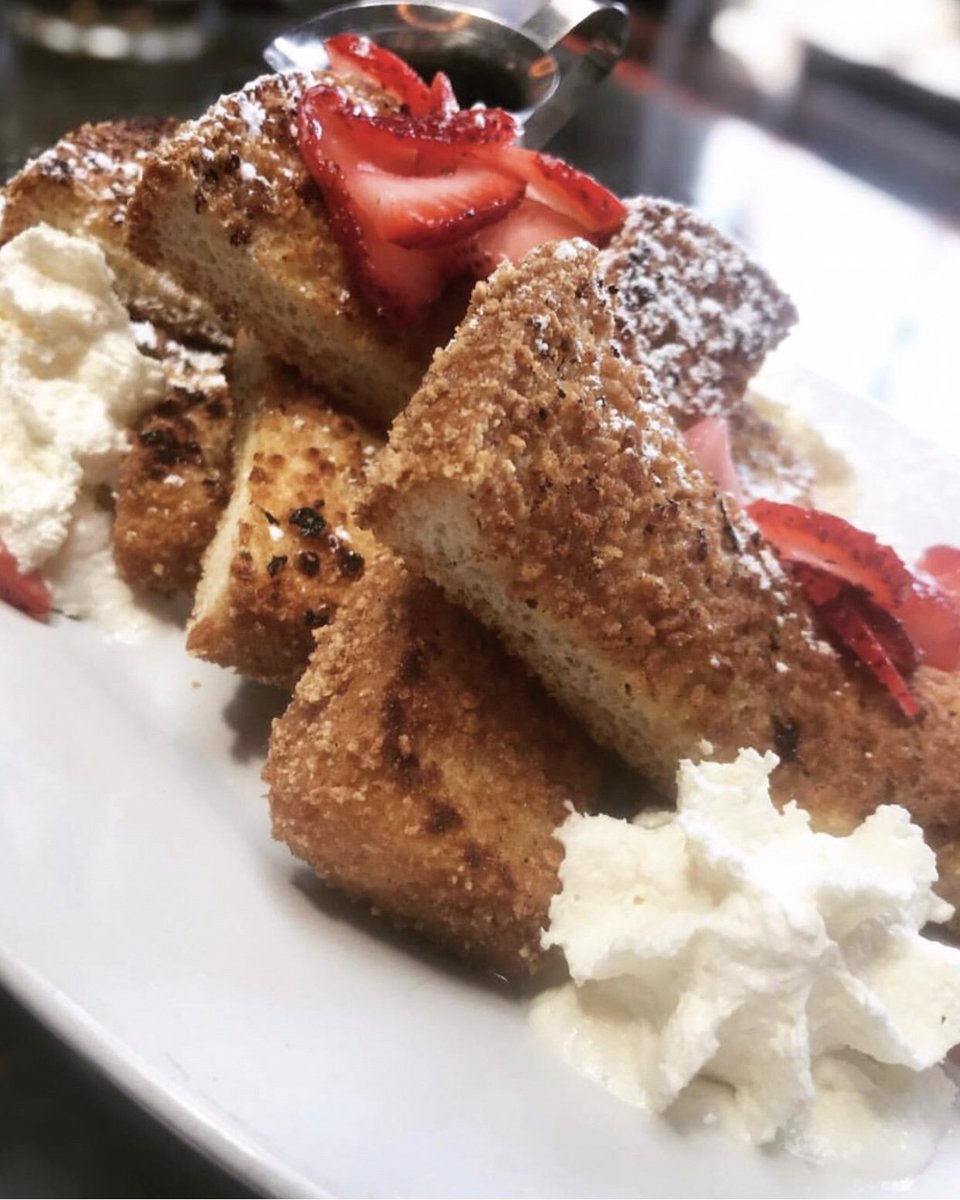 Nothing better than Cinnamon French Toast Crunch Sticks 😍
📷: @614_eats