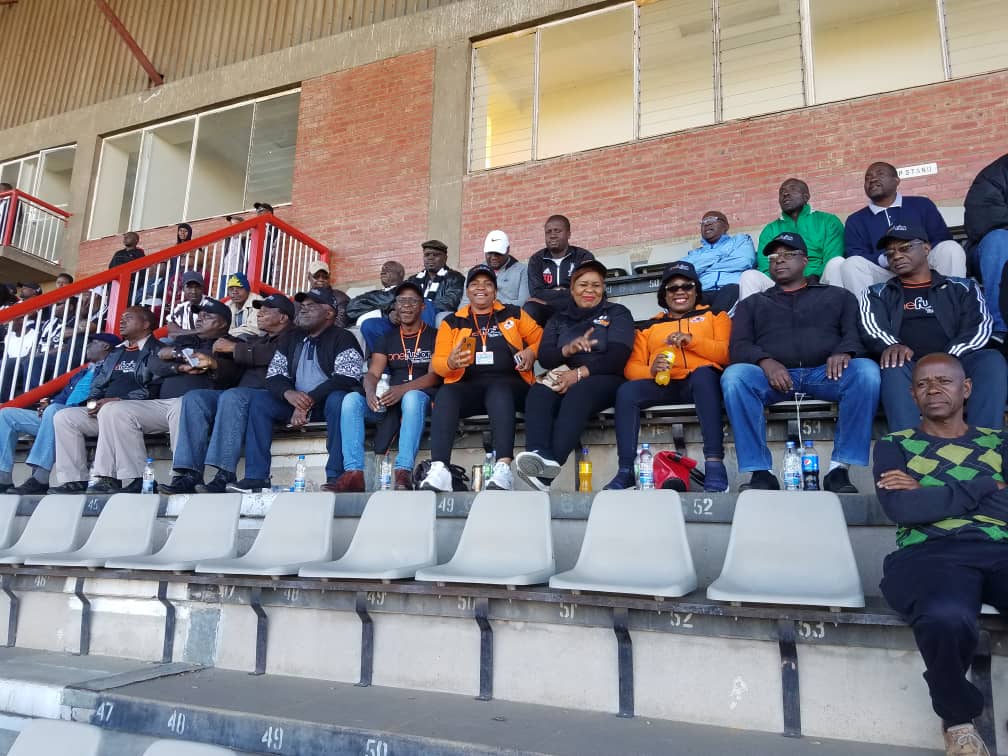 ShereniDr's tweet photo. @NetOneCellular Executives @LazarusMuchenje @ShereniDr @muchagove @Darldex @BrianMutandiro @NkosiNcube8 @DubeElmah supporting @Highlandersfczw @capsunitedfczw who are both powered by @OneFusionZW. Barbourfields Stadium is totally packed. #ProudSponsors https://t.co/qPvgECnBMm