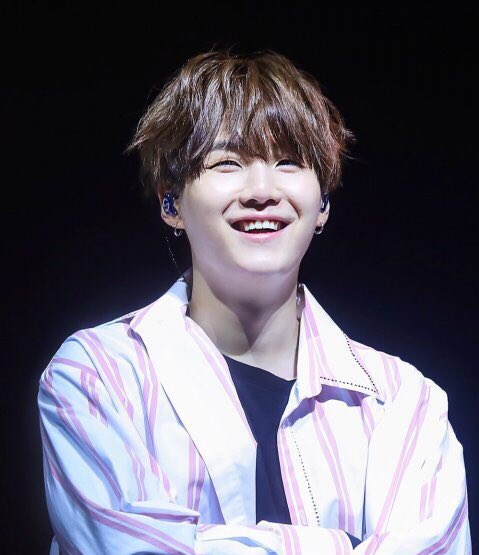 artsyxtaetae's tweet photo. Lets stop arguing w/ all the haters and just appreciate how perfect suga smile is ASDGHJKJFUFJFNF!

Keep voting!

@BTS_twt 
 #iVoteBTSBBMAs https://t.co/gZLkdmB0hk