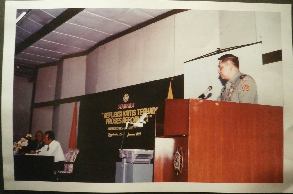 wahyu_saladin's tweet photo. @SBYudhoyono nitip gan, mei 98  di jogja.... ngadem2 https://t.co/jQqTwdcMIi