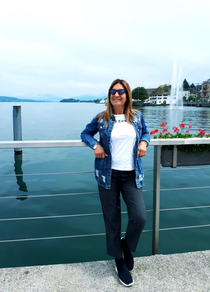 LindaLeva's tweet photo. #Zurich #lake #mimancailmare https://t.co/UMxPeAL4vK