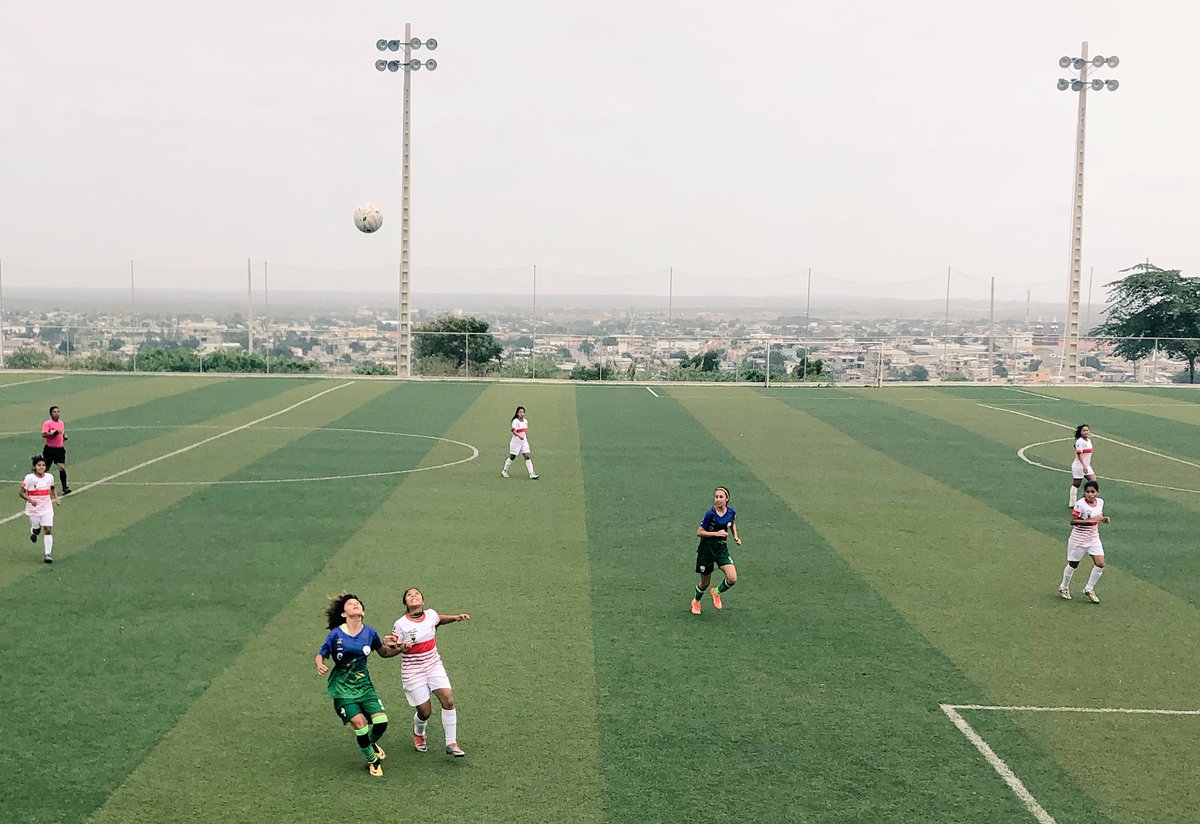 leisla_ag10's tweet photo. Un gran partido ayer ante @Club7deFebrero en mi querida #SantaElena en la gráfica disputa del balón con #LissaCampos #TalleresEmanuel #Zurdita ☝🏻#60 #CampeonatoNacional #FutFem @gigimoreira3 @MayraOlveraR https://t.co/Gzb9JXd9C2