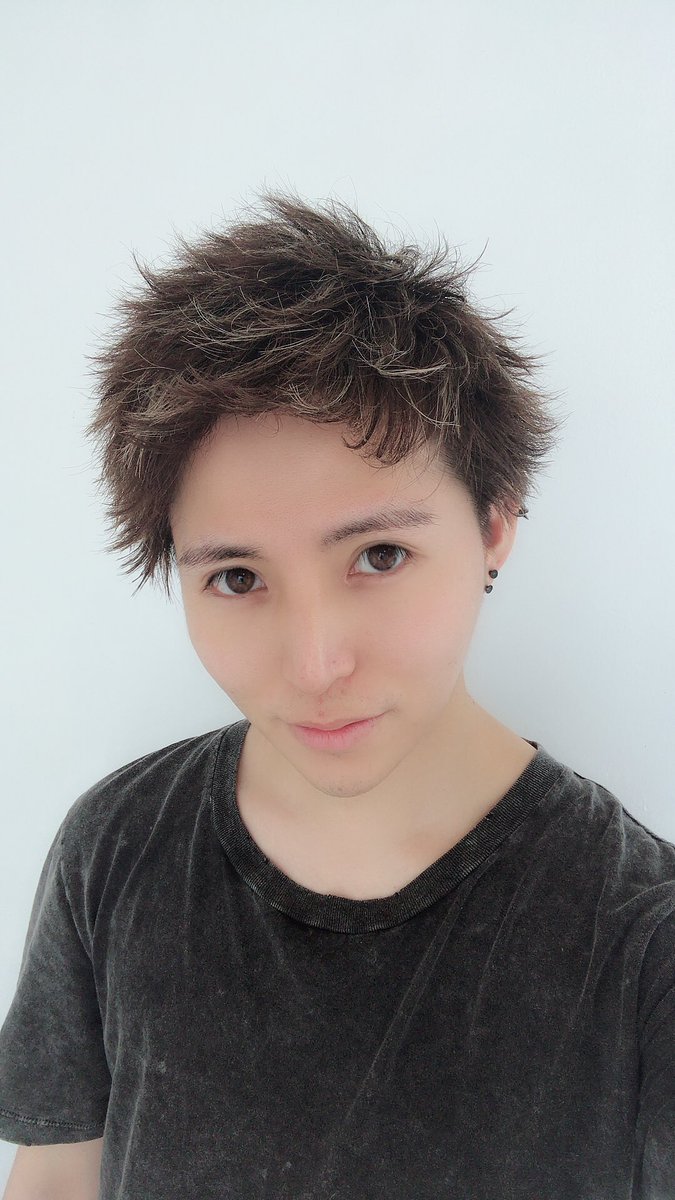 もるさん En Twitter 新カラー プライドメッシュベージュ めちゃくちゃ久しぶりにメッシュしたけど 個人的にここ最近でno 1で かっこいい 普通のカラーに飽きた人おすすめ