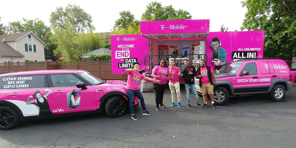tiffthetechie's tweet photo. One year ago today I had the best time driving the #PHLMini in @nhcelebrates #NewHopePride! The love at that event was unreal! #UnlimitedPride #AreYouWithUs #NERules https://t.co/Pfj7BVdApi