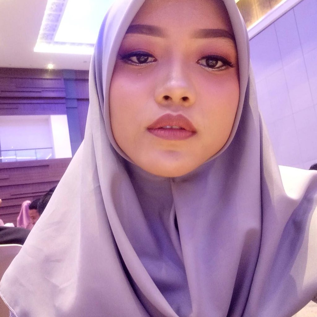 mayazulfahyahya's tweet photo. so.. happy twentymay tweeps🤪🤪thanks for everyone who always support me👏🏻 and dont forget to smile😬 life must go on🤣🤣 may allah merciful us🙏🏻 and have a nice day💙💙 https://t.co/X87d5yvcdQ