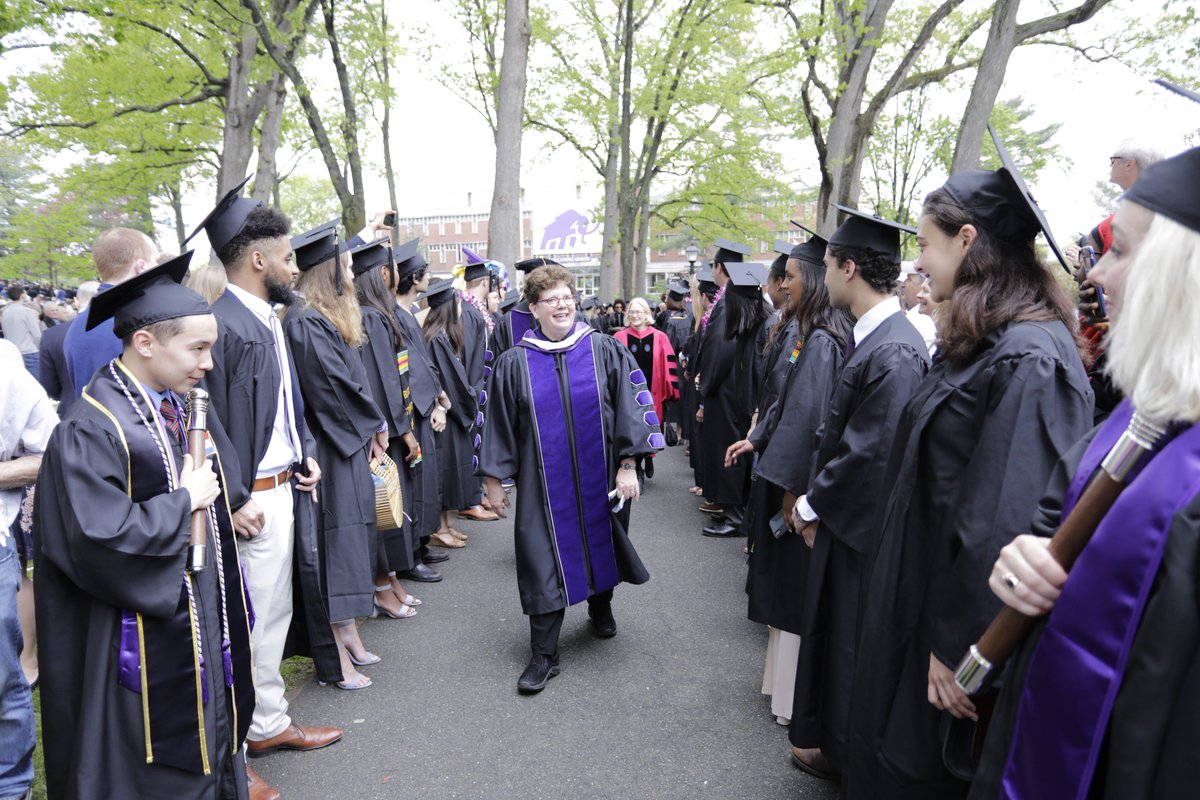 AmherstCollege's tweet photo. A first look at the opening Commencement procession. Congrats, grads! #Amherst2018 https://t.co/URLCv4UmXE
