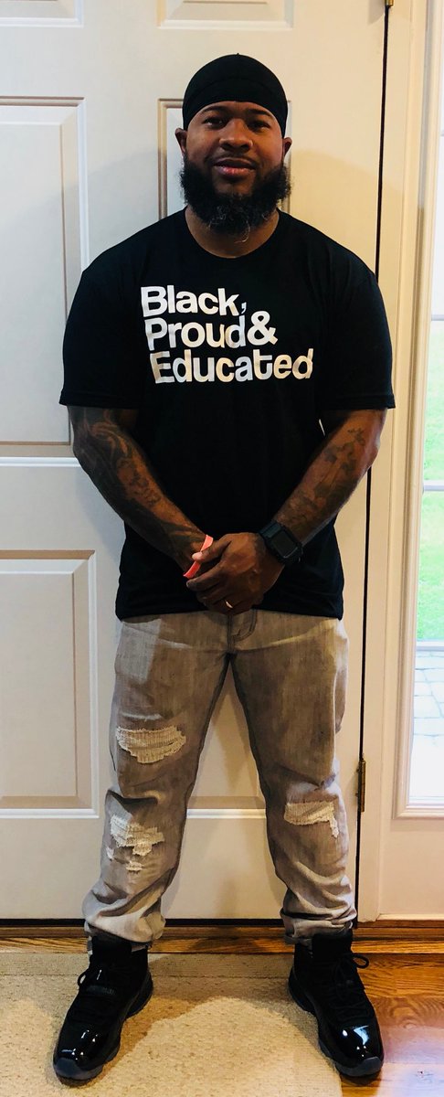 TheJewelerTY's tweet photo. Graduation #wcsu2018 https://t.co/VEOe8ohvvE