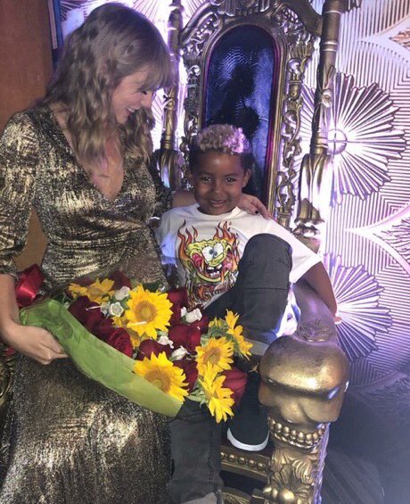 haywireco's tweet photo. Julia Roberts, Rebel Wilson, Amber Rose and her son, Wiz Khalifa, Kobe Bryant, Carly Steel, and more celebrities were present at the reputation Stadium Tour tonight.
#ReputationTourPasadena https://t.co/KZlILeGcUc