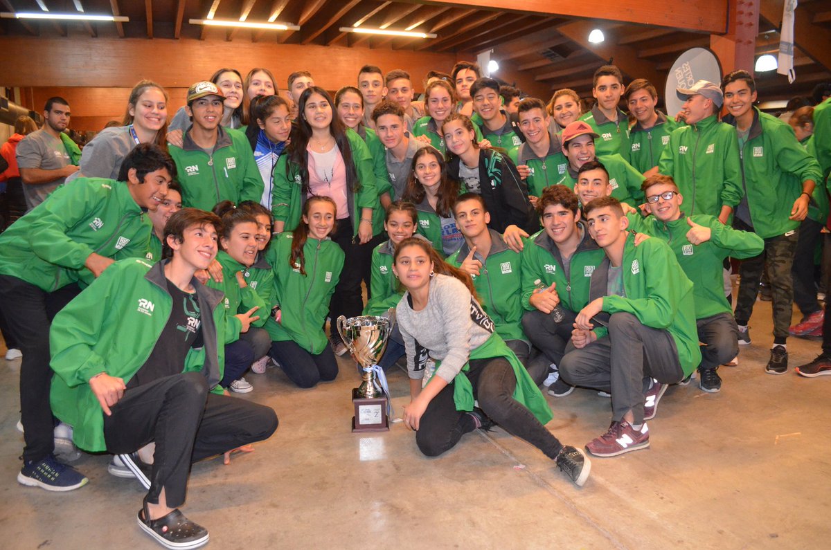 ArabelaCarreras's tweet photo. Felicitaciones a los jóvenes deportistas rionegrinos que obtuvieron el subcampeonato en los Juegos Epade en Neuquén!
Gracias a los jugadores y cuerpos técnicos por su entrega, valores y representar tan bien los colores de nuestra querida provincia
#OrgulloRN https://t.co/mQk3Ay2yte