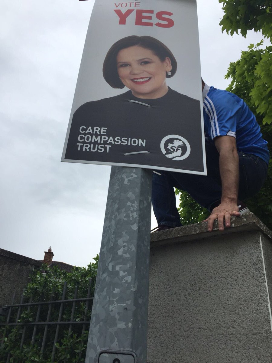 SFClondalkin's tweet photo. #VoteYes #Repeal posters being put up around #DublinMidWest https://t.co/FpUkb3N3Ne