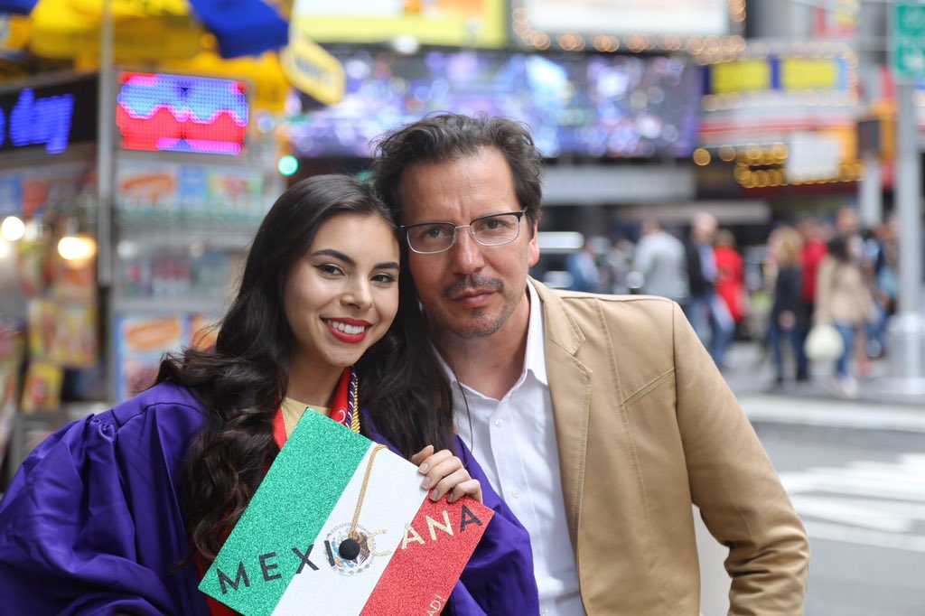 MaverakisLab's tweet photo. My daughter graduated from college! https://t.co/1VYoyMeOhV https://t.co/ffVRcIcadj