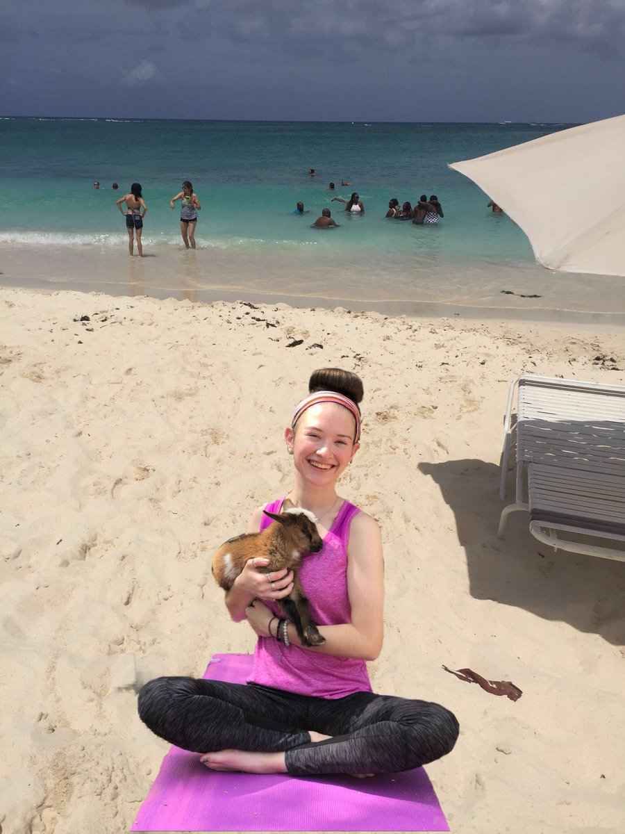 reagan_keller's tweet photo. find you a friend who will photoshop you in to her vacation photos. https://t.co/AwYGwfg9vo
