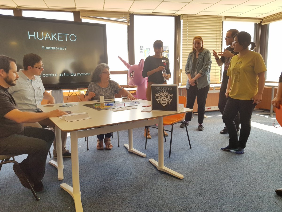 EduGameJamIDF's tweet photo. On enchaîne avec Huaketo de l'équipe Bouton rouge #edugamejamIDF ! Découvrir le fonctionnement des organisations en mode gestion de crise... sur Mars ! https://t.co/GnVRSfi1iP