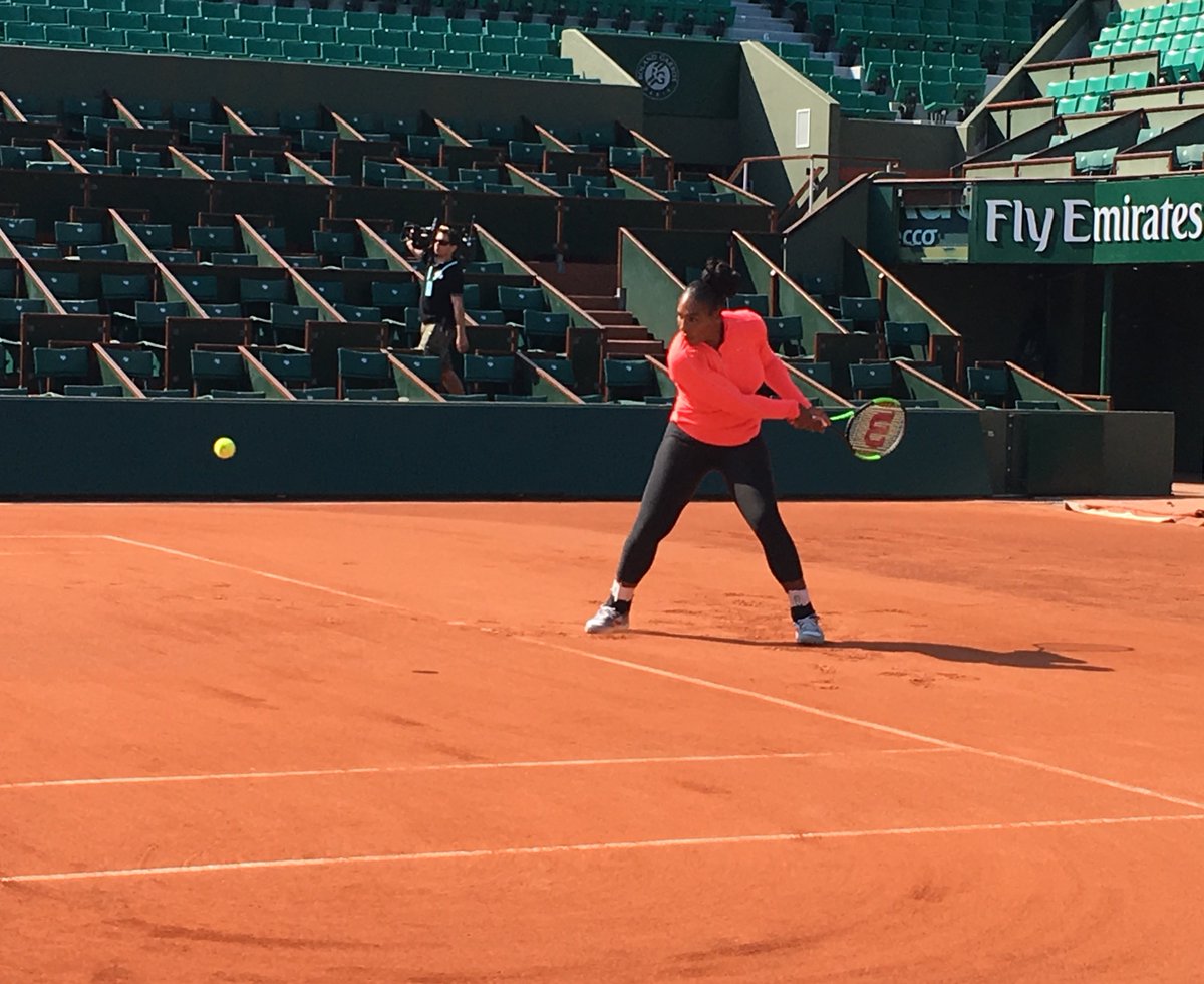 rolandgarros's tweet photo. 👀 on Chatrier...

Welcome back to our three-time champion @serenawilliams! 

Watch the full practice: https://t.co/8ms6uyLFOT https://t.co/hTIz7edIug
