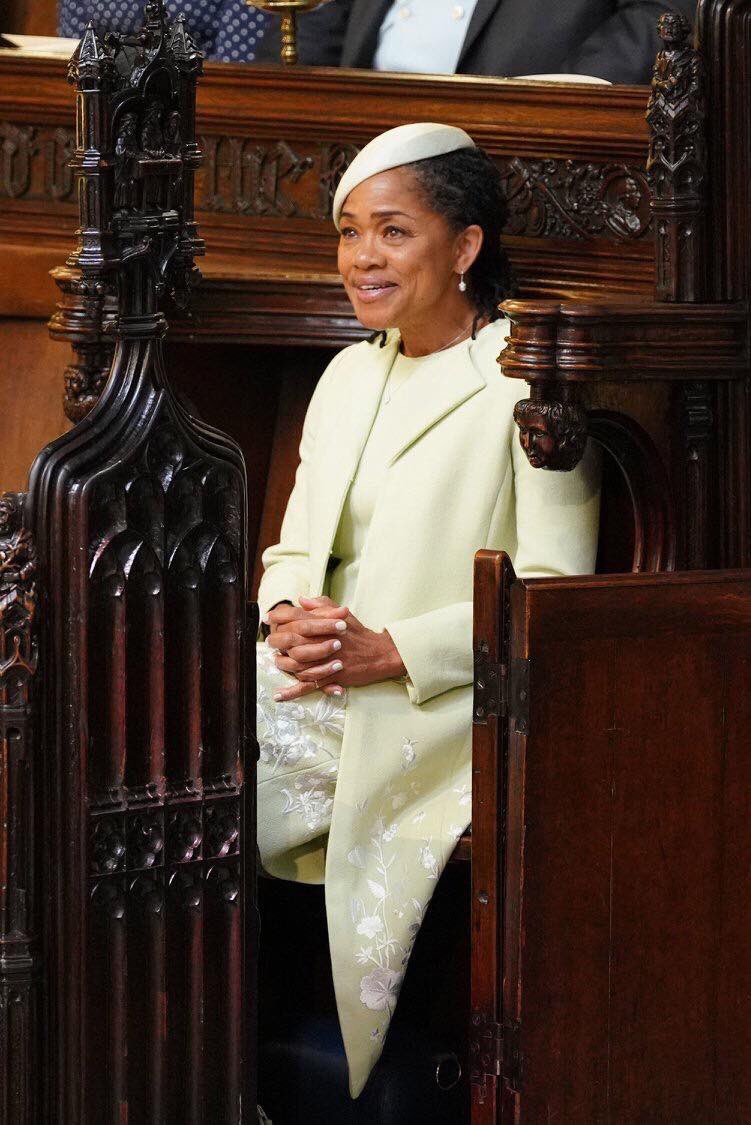 TheInspiredBee's tweet photo. Meghan Markle’s mom’s devotion and support of her daughter is clearly evident in the confident and beautiful daughter she raised and in her own beauty and poise at the wedding #lisacole #MeghanMarkle #royalwedding #congratulations #inspired https://t.co/SqG1zJcNU3