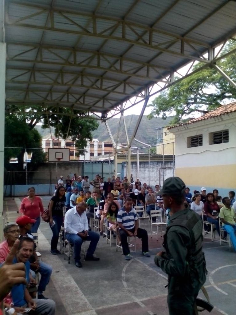 Tag venezueladecide en El Foro Militar de Venezuela DdpiHUVUQAE25XB