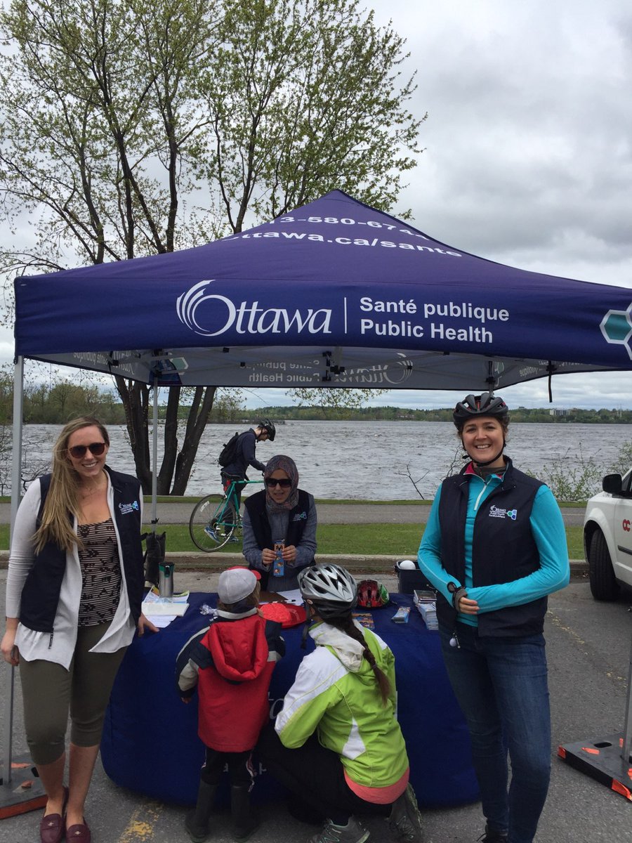 Manar_Elmalmi's tweet photo. Come on out to #cyclofusion today at the Champlain Parking lot to meet your #helmetsafety team! @ottawahealth @SROttawa #ottbike #gatineauvillevelo #sundaybikedays https://t.co/q6TBSdm9F6