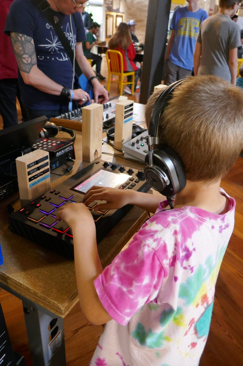 guitarcenter's tweet image. Today is the last day to swing by the Official #Moogstore at @Moogfest! Take home the latest gear from @moogmusicinc, @Roland_US, @ArturiaOfficial + more! 🎹🎛🎧

Not at #Moogfest? Shop the virtual store: bit.ly/2Kvo89t