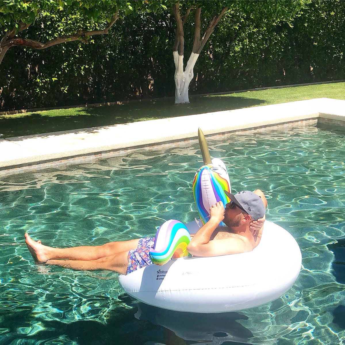 EllePeezy's tweet photo. Happy 31st birthday to this little unicorn! Cheers to many more years of fun, adventure and sipping rosé poolside!! 🦄🍷🎉
#happybirthday #youngatheart https://t.co/HPhCvVSOXh