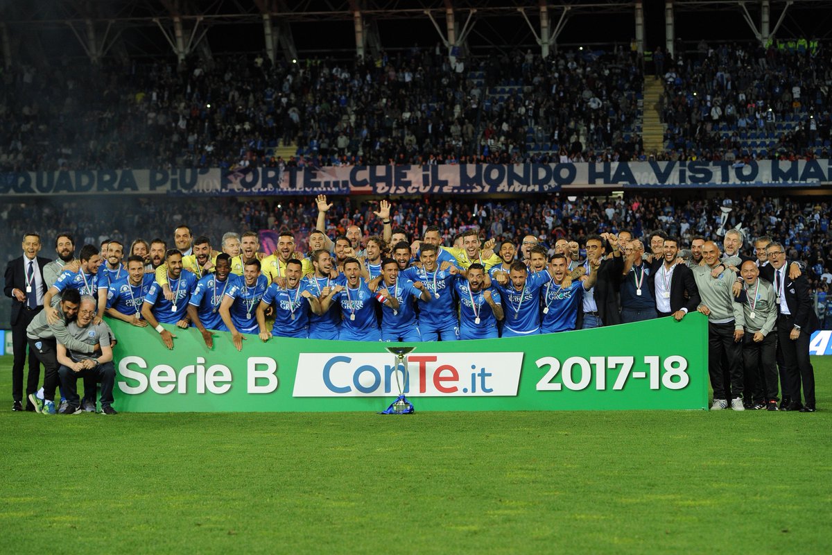 EmpoliFC's tweet photo. La coppa per la vittoria, la festa sul campo per la promozione, per il ritorno in Serie A! #cAmpioni https://t.co/6GDiwn6cLI